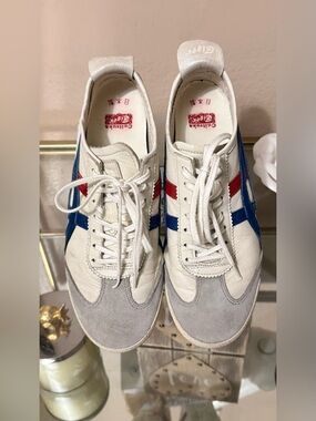 Retro Low-Top Leather Sneakers in Cream with Blue & Red Stripes